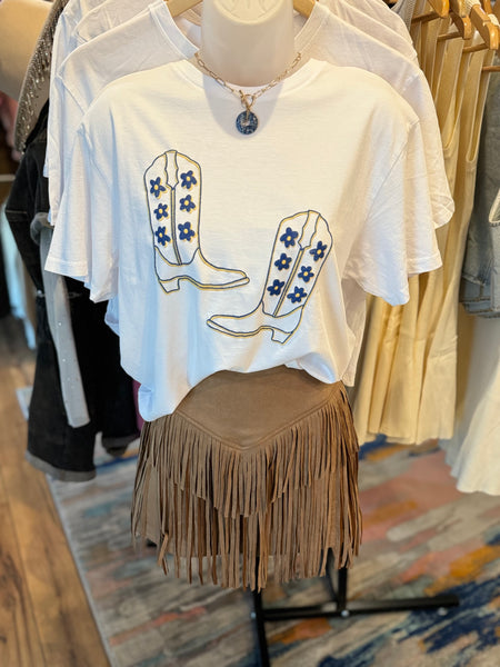 Daisy Boots Tee