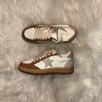 Avery White/Khaki Star Tennies