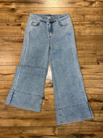 Wide-Legged Pearled Jeans