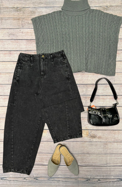Wide-Leg Black Denim Jeans